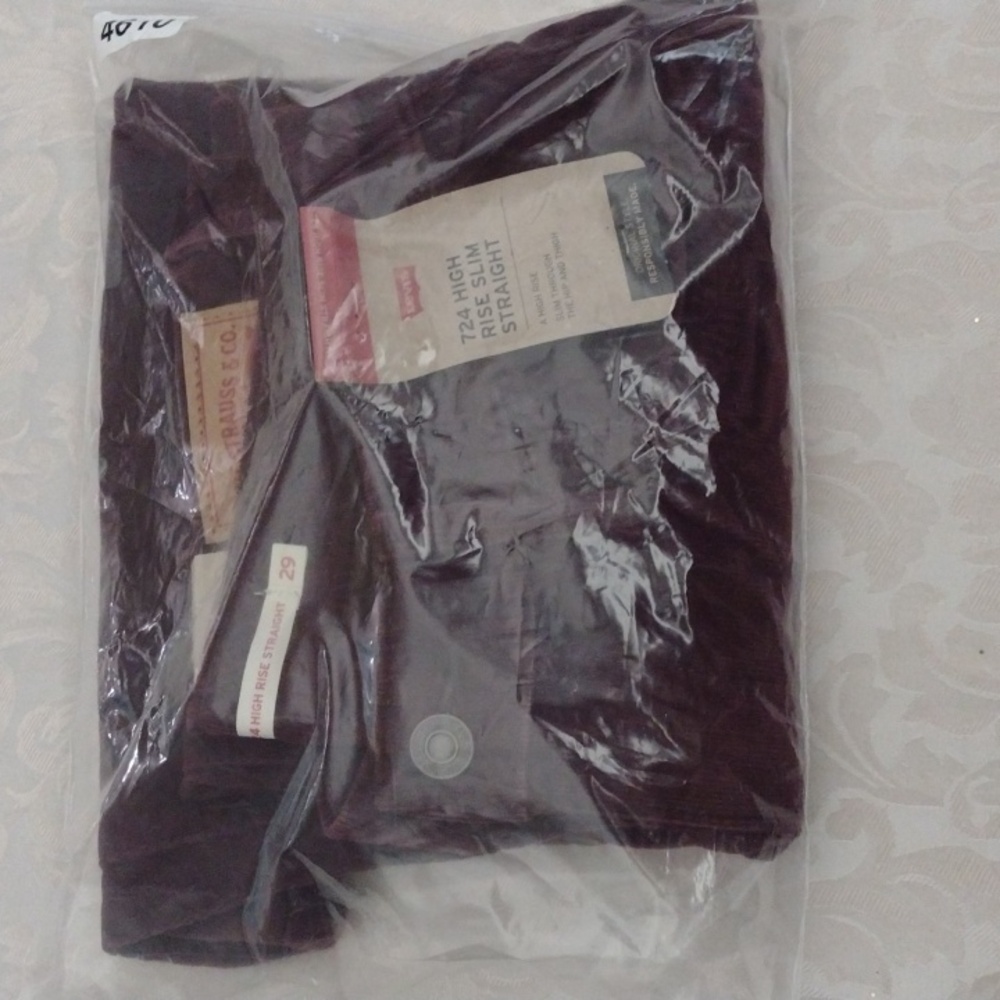 Levi Strauss Maroon Corduroy Pants - Picture 5 of 5